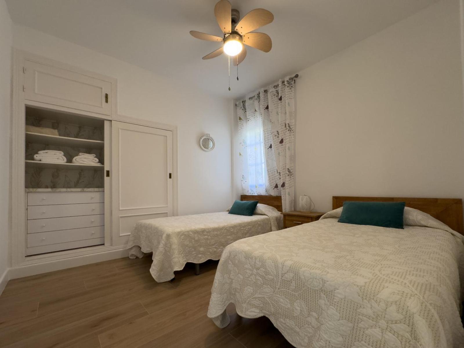 La Tortuga I, Encantador Apartamento Con Garaje En Primera Linea De Playa Tarifa Exterior foto