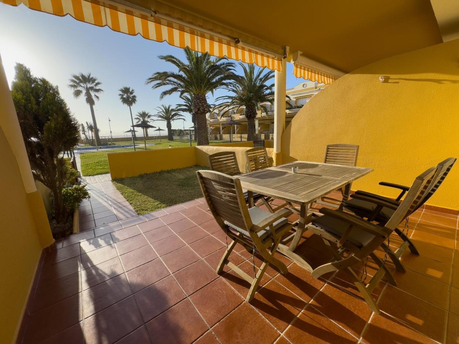 La Tortuga I, Encantador Apartamento Con Garaje En Primera Linea De Playa Tarifa Exterior foto